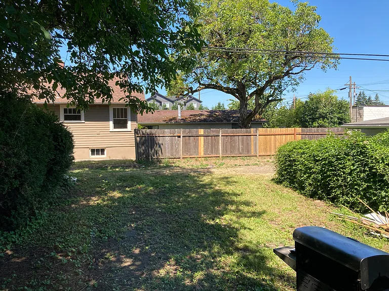 7461 N Portsmouth Ave #1 — Photo 8
