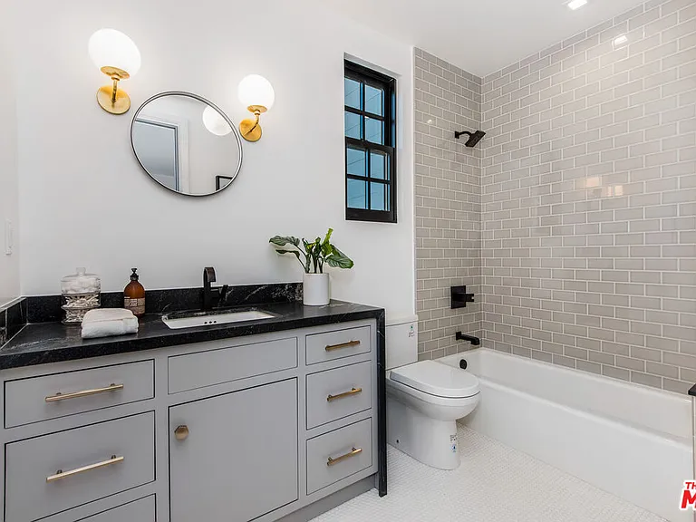 528 Norwich Dr — Photo 24
