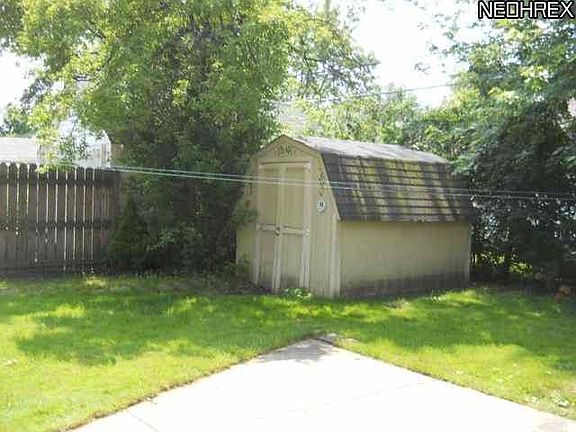2nd image of 64 E 220th St