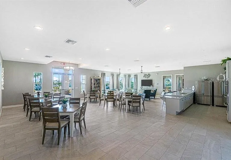 7104 W Lenox Cir — Photo 10