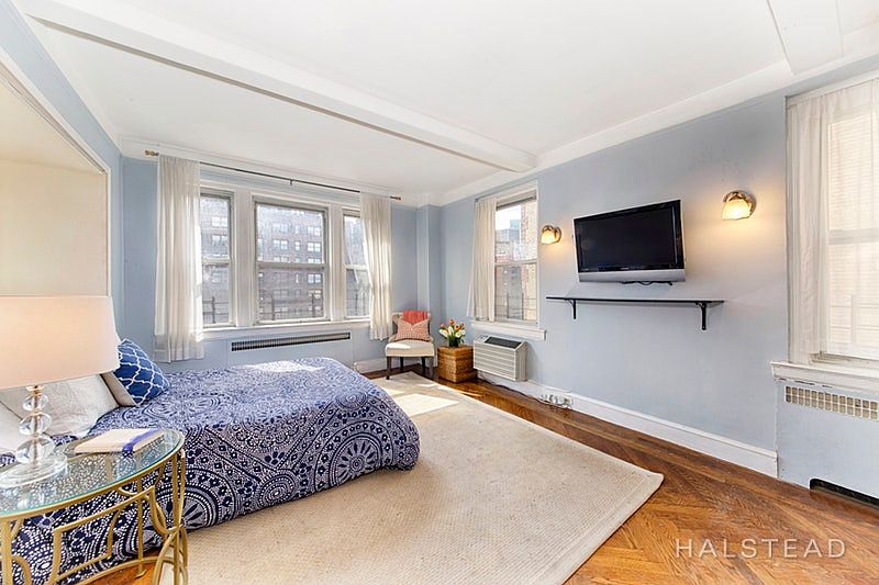 1st image of 1076 1st Ave #13H