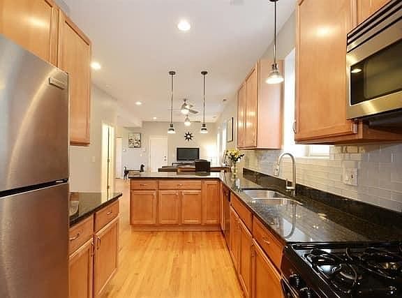 3rd image of 2904 N Avers Ave Unit 2R