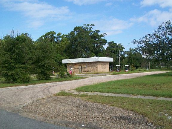 3rd image of 1710 Dauphin Island Pkwy