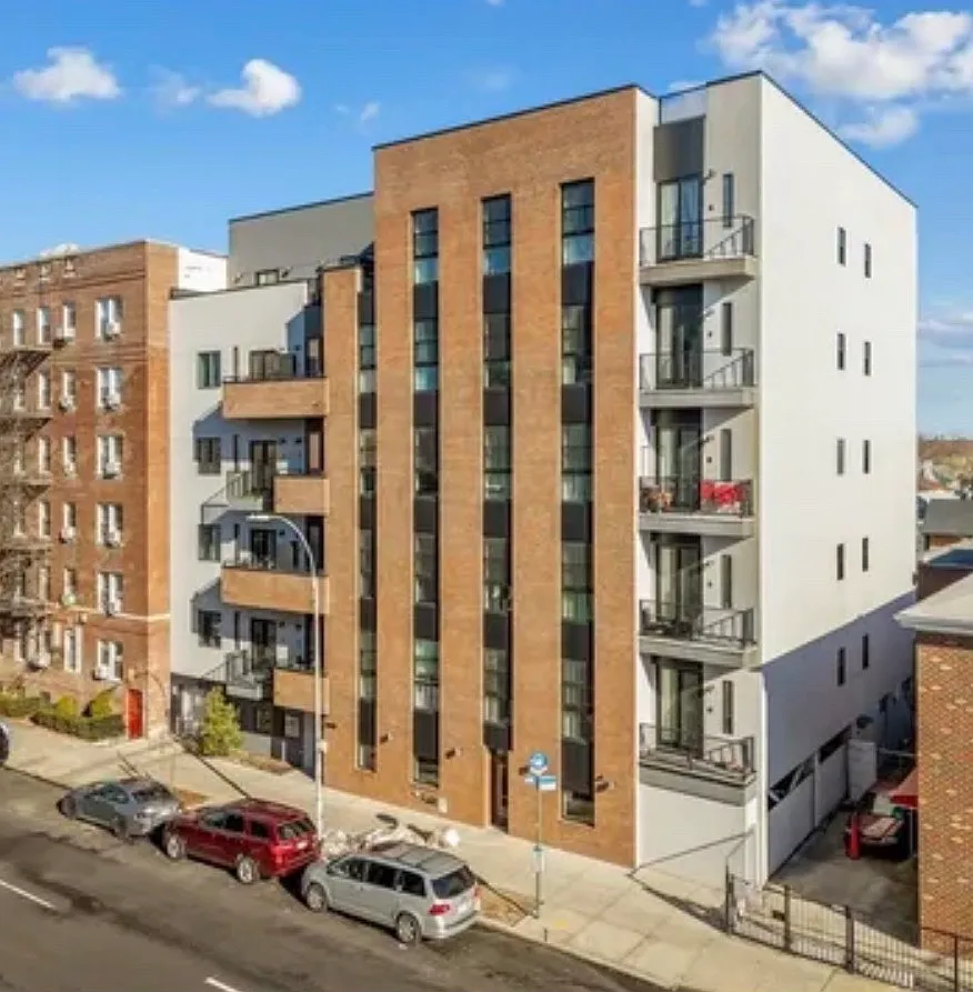 2 bed, 1000 sqft, $3,700 — Photo 1