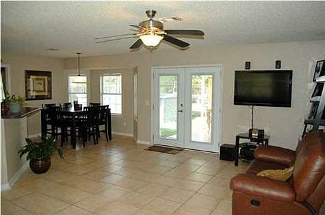 4th image of 205 Clearfield Dr