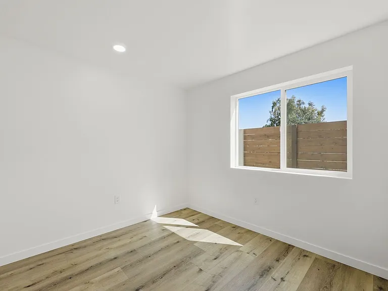 Combe Way Commons — Photo 71
