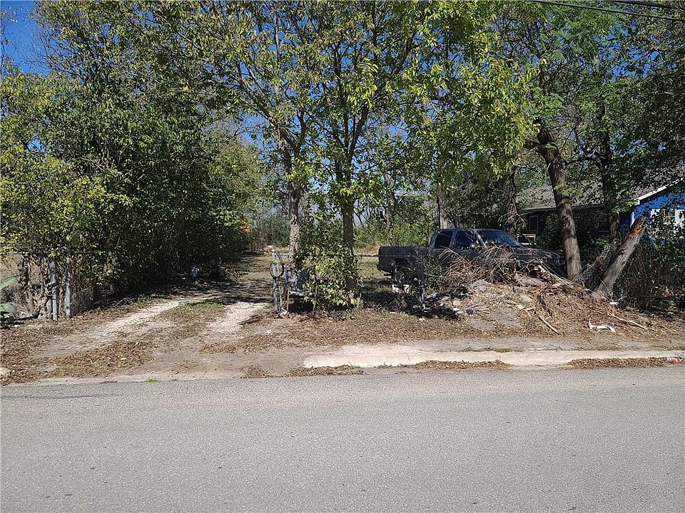 1st image of 211 E Martin Luther King Jr Blvd