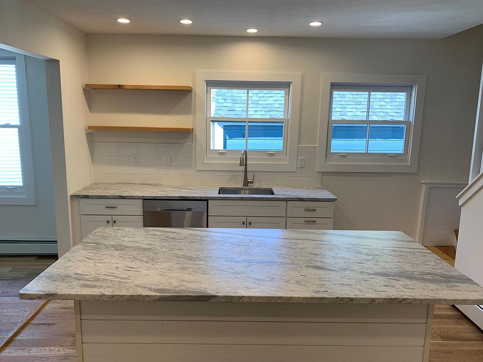 Unit B-kitchen
