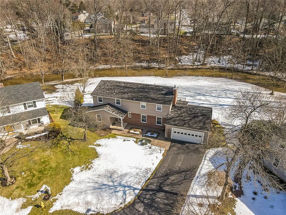 1st image of 25 Hidden Creek Cir