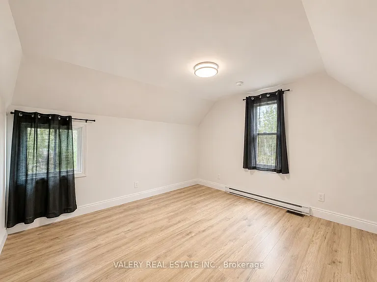 67 Queen Mary St #B — Photo 3
