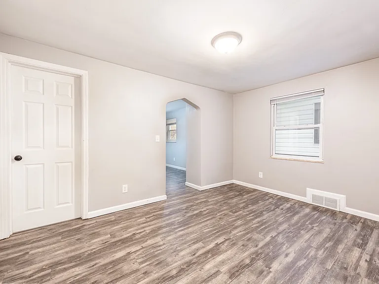 304 Boggs Ave — Photo 7