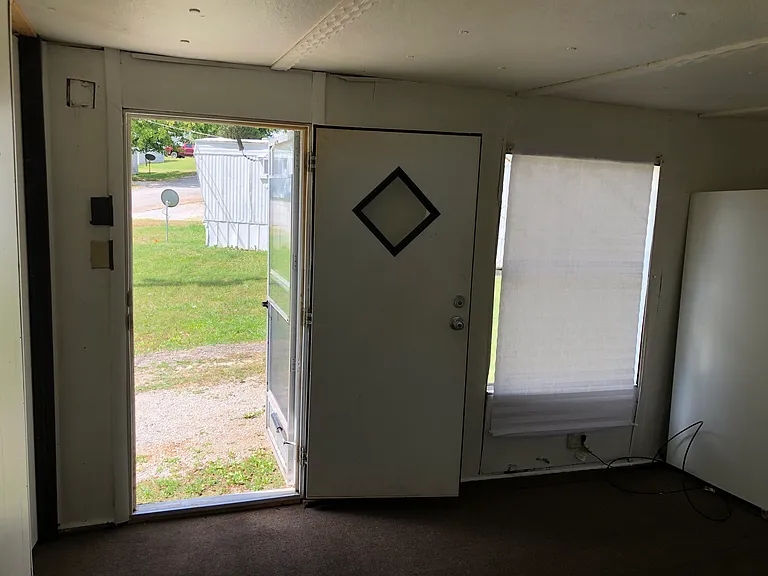912 Kathleen Dr #12 — Photo 5