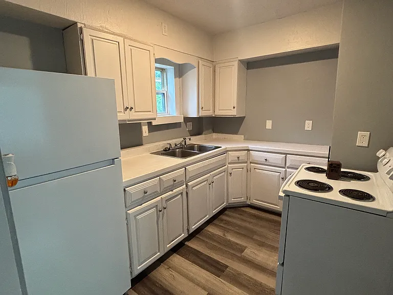 936 Ella Ct — Photo 6