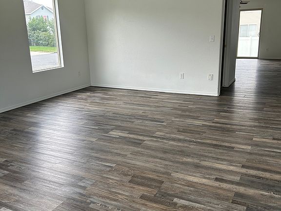5th image of 526 S 880 W