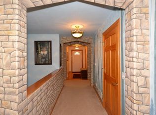 3585 E Elm Rd, Oak Creek, WI 53154