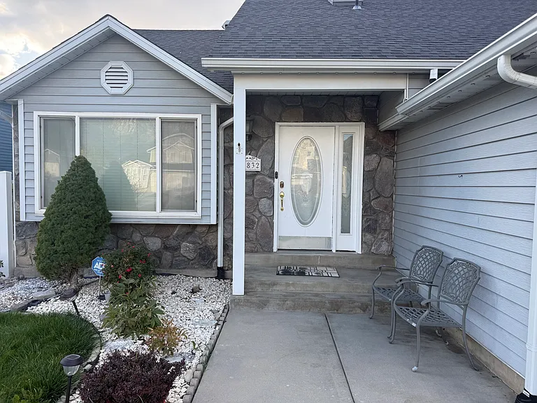 10832 S Fruitwood Ct — Photo 3