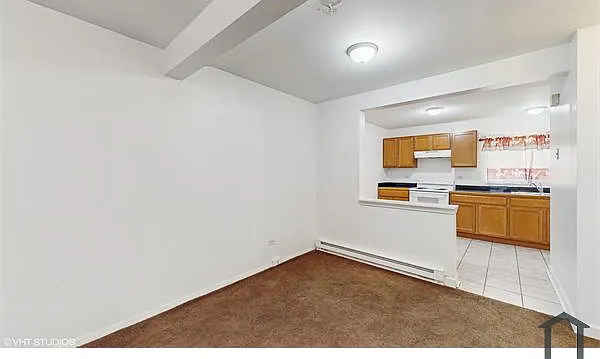 3 bed, 1000 sqft, $2,100 — Photo 2