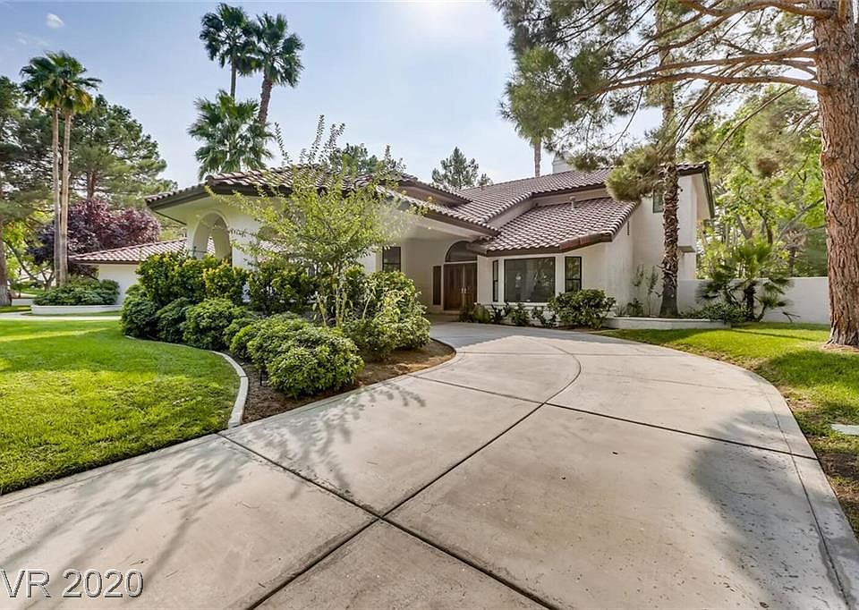 1st image of 34 Quail Hollow Dr