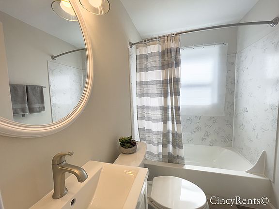 5th image of 3970 N Fordham Pl #1