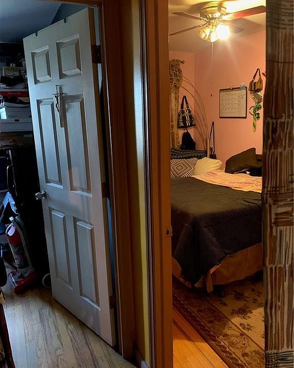 2nd image of 722 E 217th St APT 3B