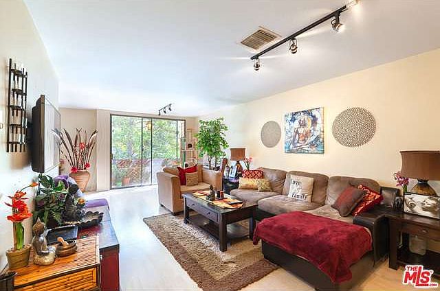 1st image of 1735 N Fuller Ave APT 202