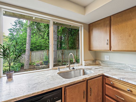 2nd image of 17215 NE 16th Pl