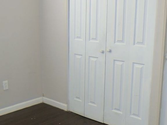 5th image of 25648 Amherst St