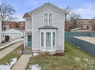 718 Lake Ave, Racine, WI 53403