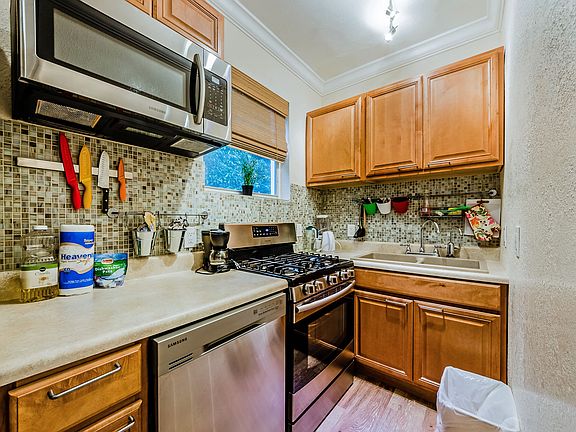 5th image of 1525 Meridian Ave APT 102