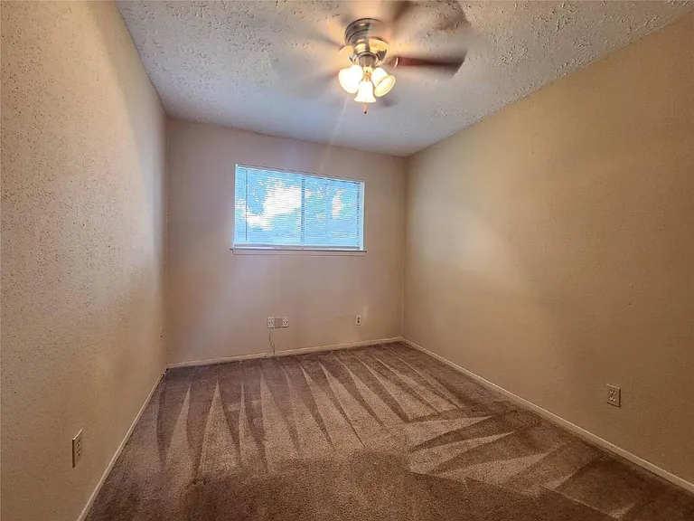 21227 Park Mount Dr — Photo 8