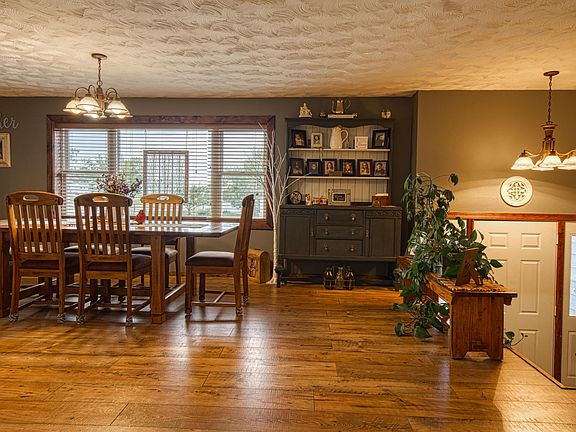 4th image of 402 Sand Creek Cir