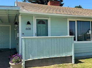 608 8th St, Crescent City, CA 95531