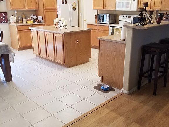 5th image of 15878 W Tara Ln