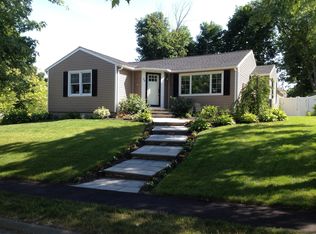 39 Temple Rd, Waltham, MA 02452