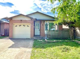 11 Drakes Dr, Hamilton, ON L8E4G4