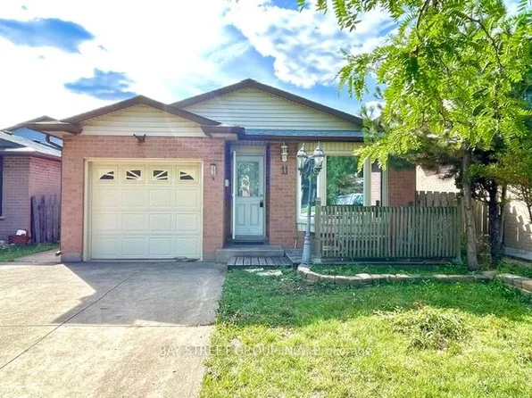 11 Drakes Dr, Hamilton, ON L8E 4G4