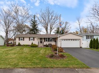 5 Ashton Dr, Rochester, NY 14624