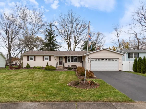5 Ashton Dr, Rochester, NY 14624