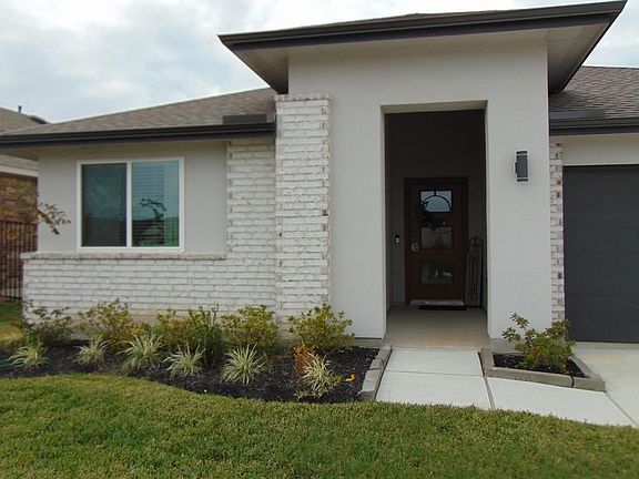 3rd image of 2417 Mar Vista Ln