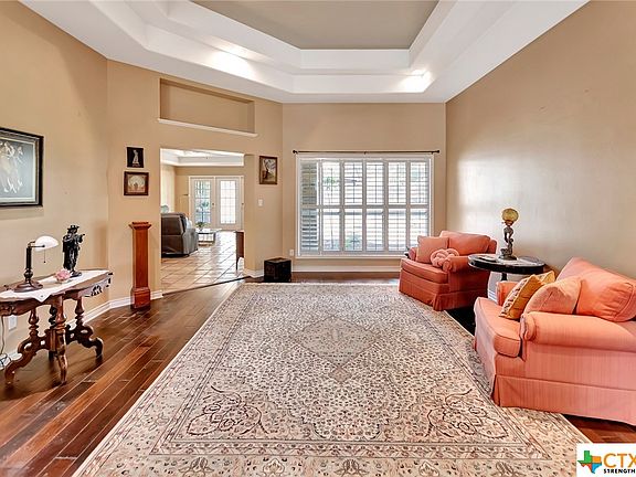5th image of 404 Woodlands Ln
