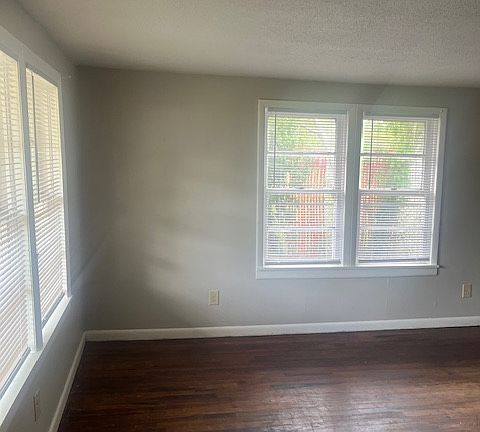3rd image of 122C Plaza Dr