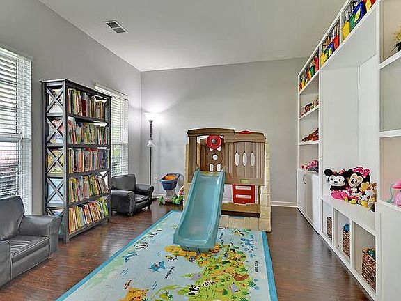 3rd image of 8692 Hickory Creek Ln