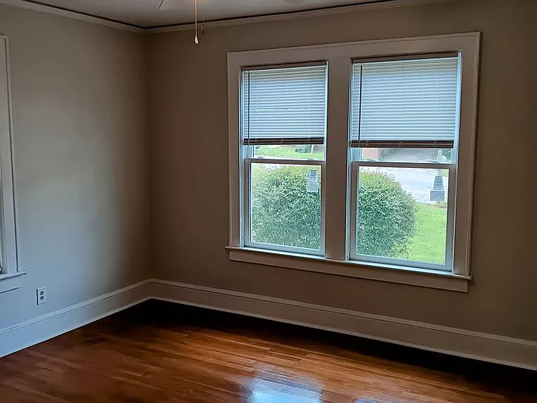 246 Mathewson Pl SW — Photo 13