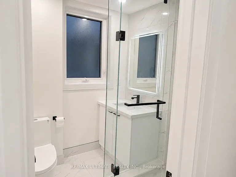 810 Bloor St W #200 — Photo 13