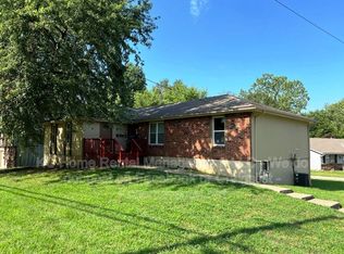 418 N Jennings Rd, Independence, MO 64056