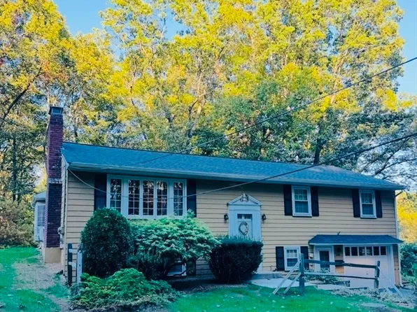 201 Prescott Rd, Northbridge, MA 01534