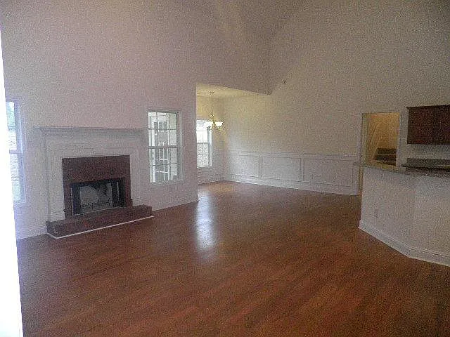 3 bed, 1650 sqft, $1,975 — Photo 4