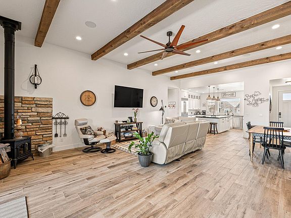 5th image of 346 W Center St