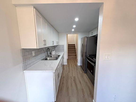 2nd image of 14700 Berendo Ave #2