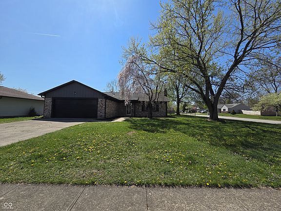 2nd image of 601 N Nelson Dr